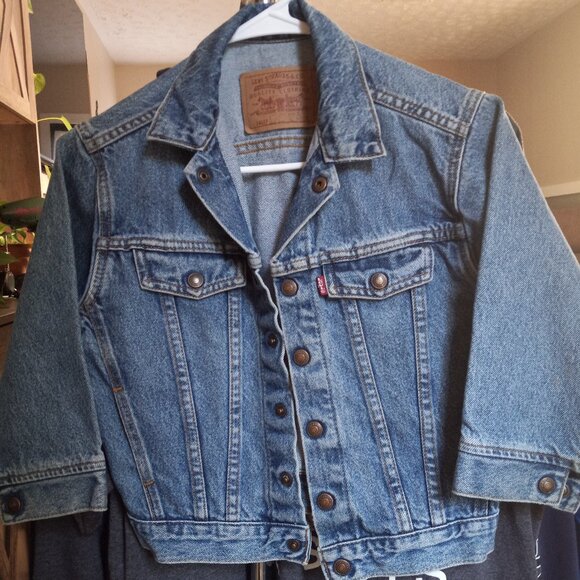 Vintage Levi's Denim Jean Jacket Kids Size 6. - Picture 2 of 3